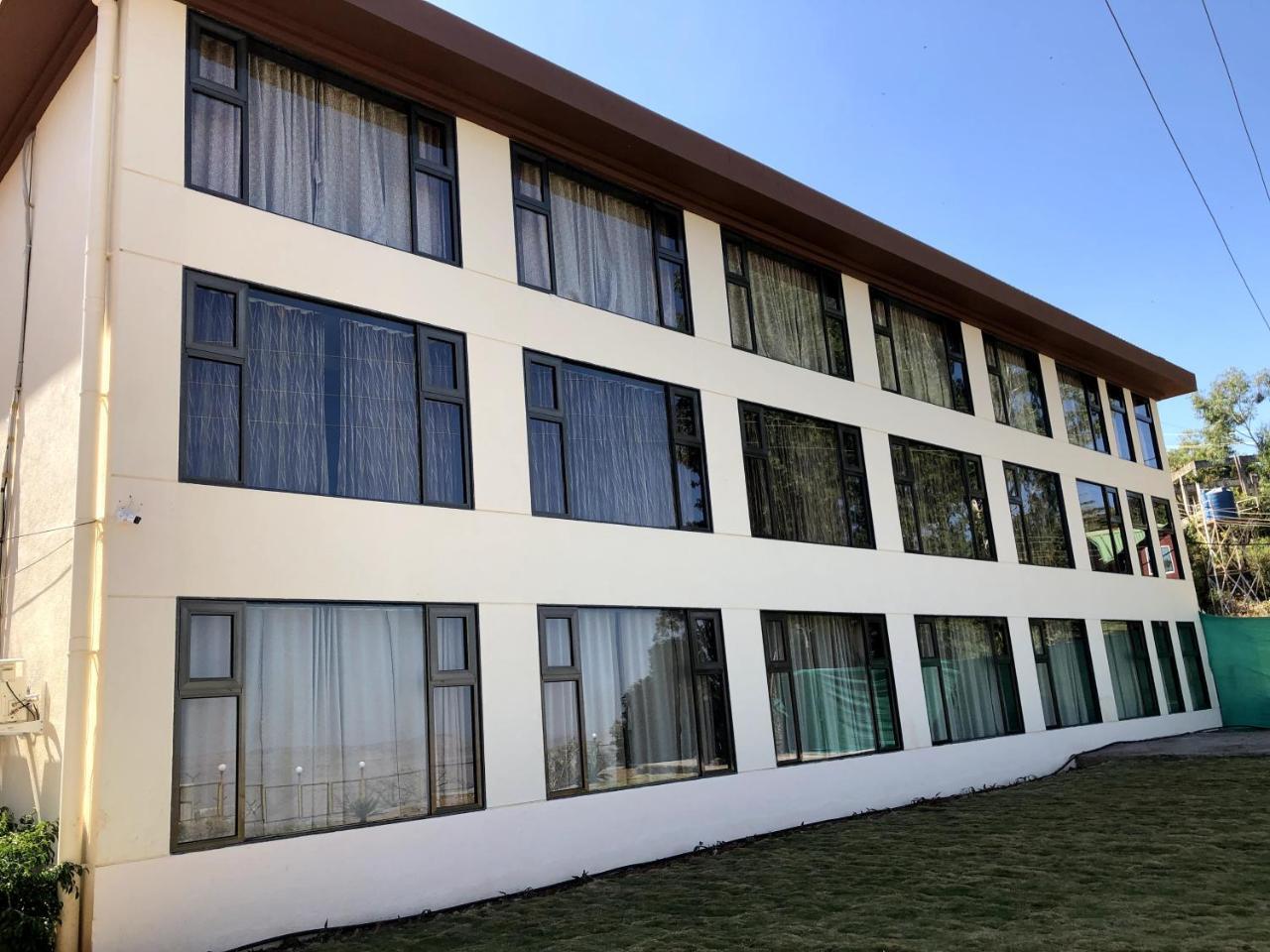 Royal Orbit Hotel Panchgani Exterior photo
